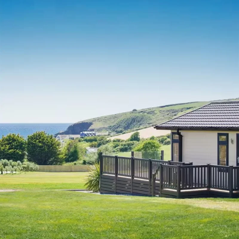 PRAA SANDS HOLIDAY PARK HOT TUB LODGE CORNWALL + £500